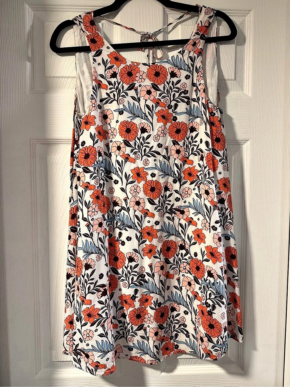 Lulus Floral V-Neck Tank Top in White & Orange Size Medium